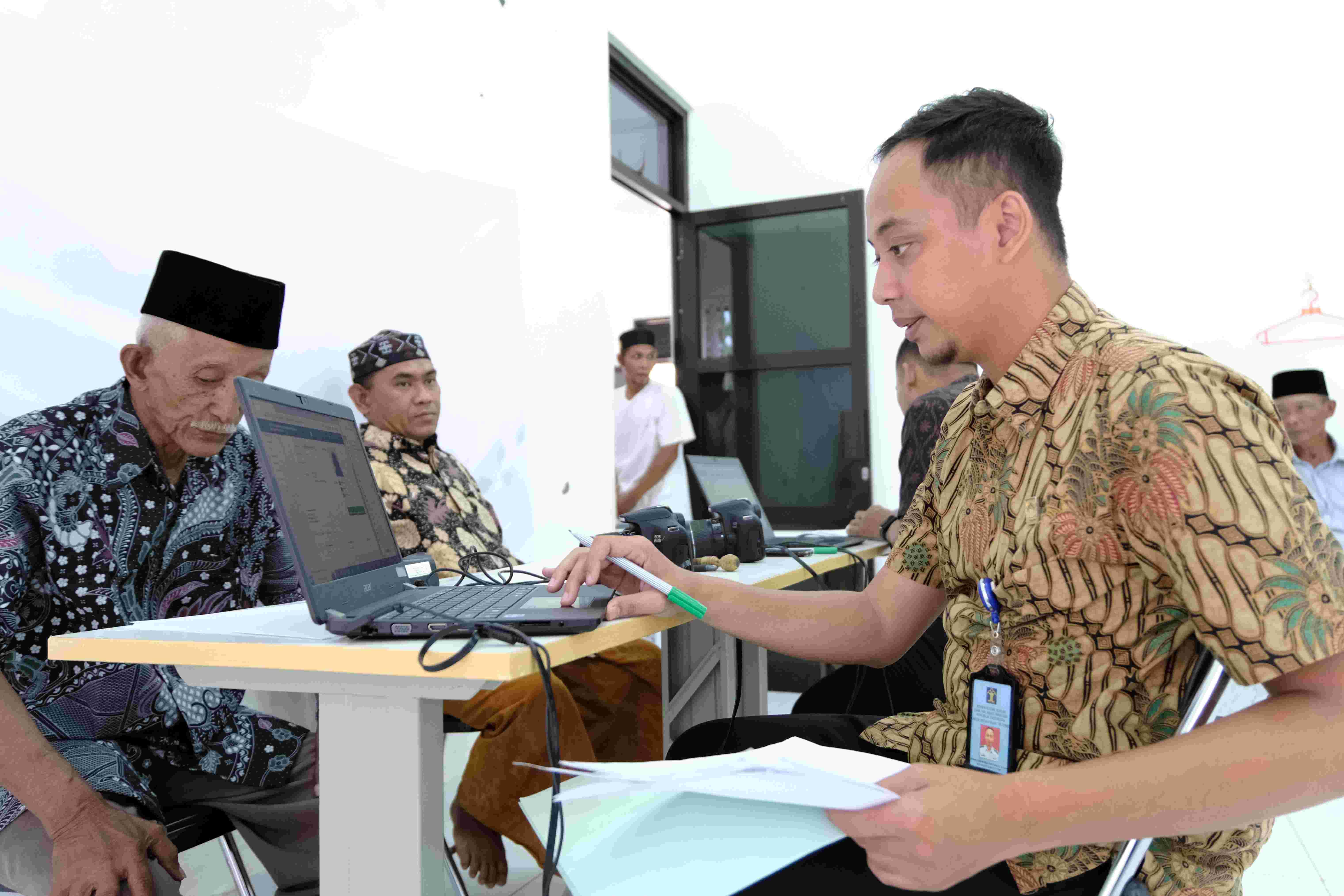 Kantor Imigrasi Kelas I TPI Jember Gelar Layanan Paspor Simpatik dalam Rangka Hari Bhakti Imigrasi ke-76